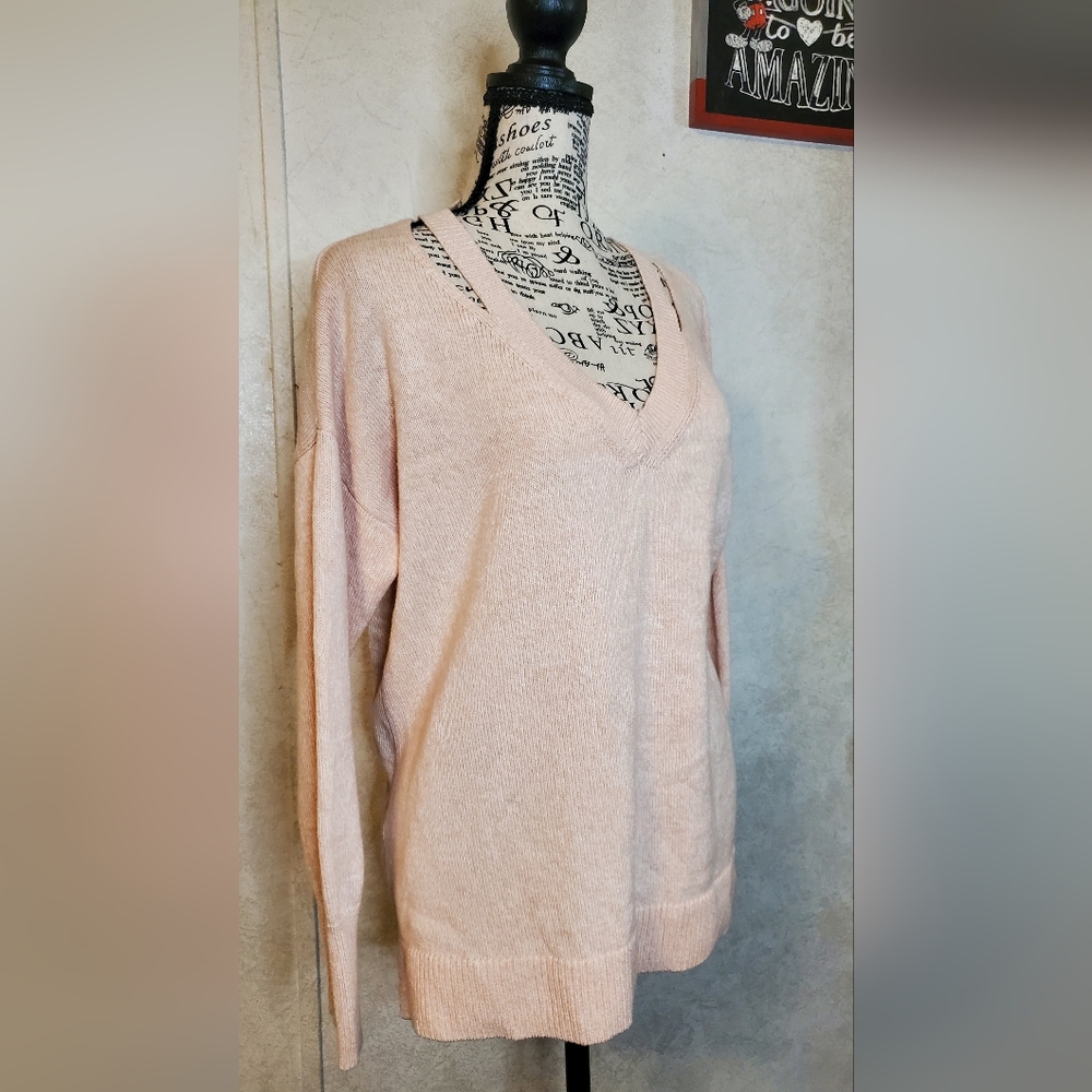 LOFT Shoulder/Neck Cutout V-NECK Peach Size:M - Picture 2 of 7